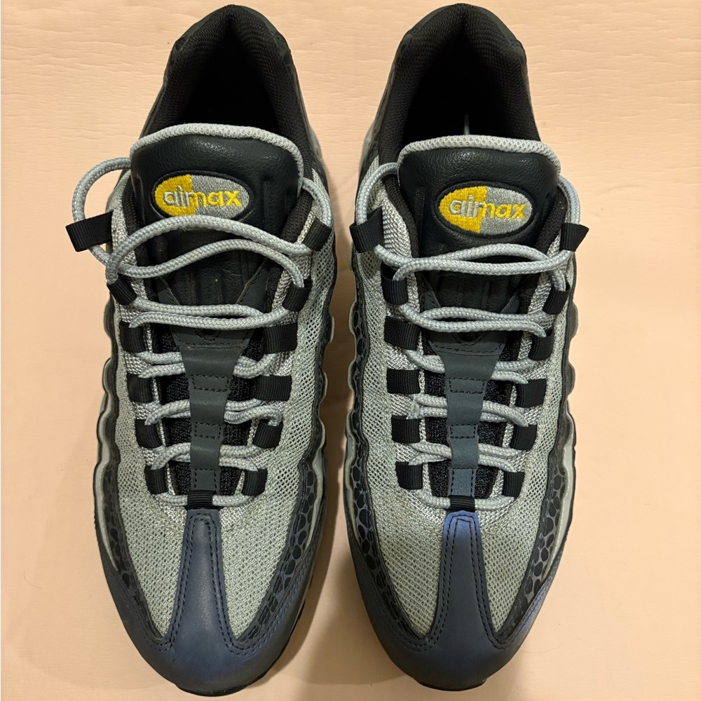 Nike Air Max Sneakers - Black and Gray